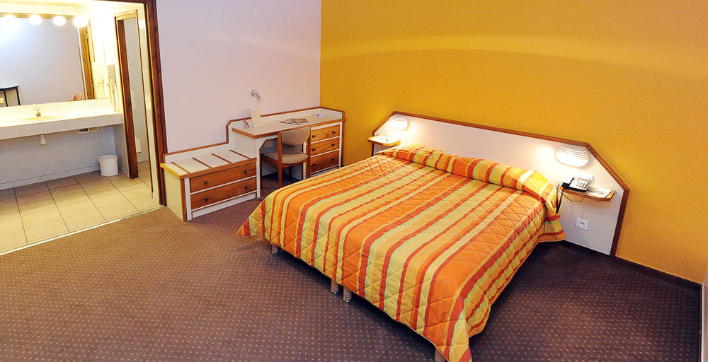 Amerique - Piscine&parking - Hotel 3*